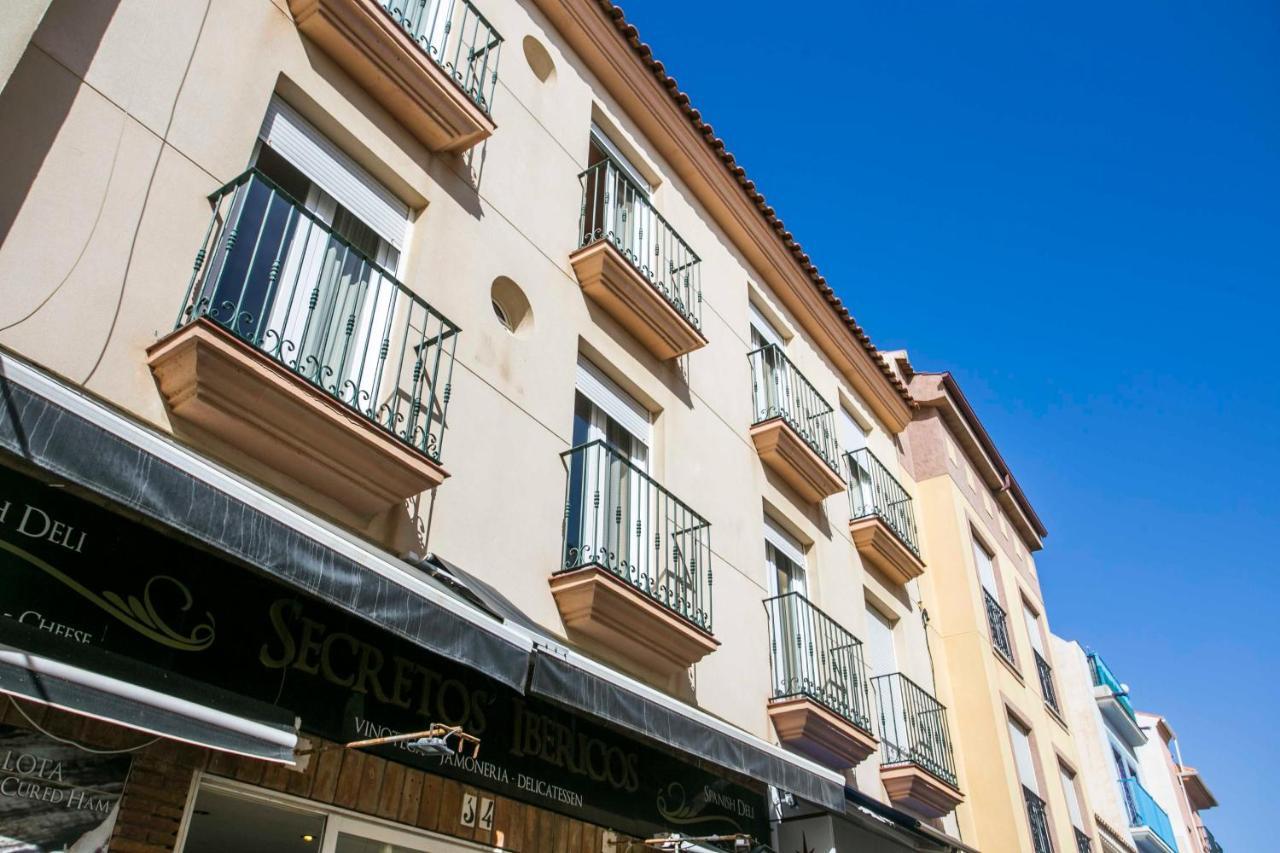 Apartamentos Vicenta Playa Carihuela Торремолінос Екстер'єр фото
