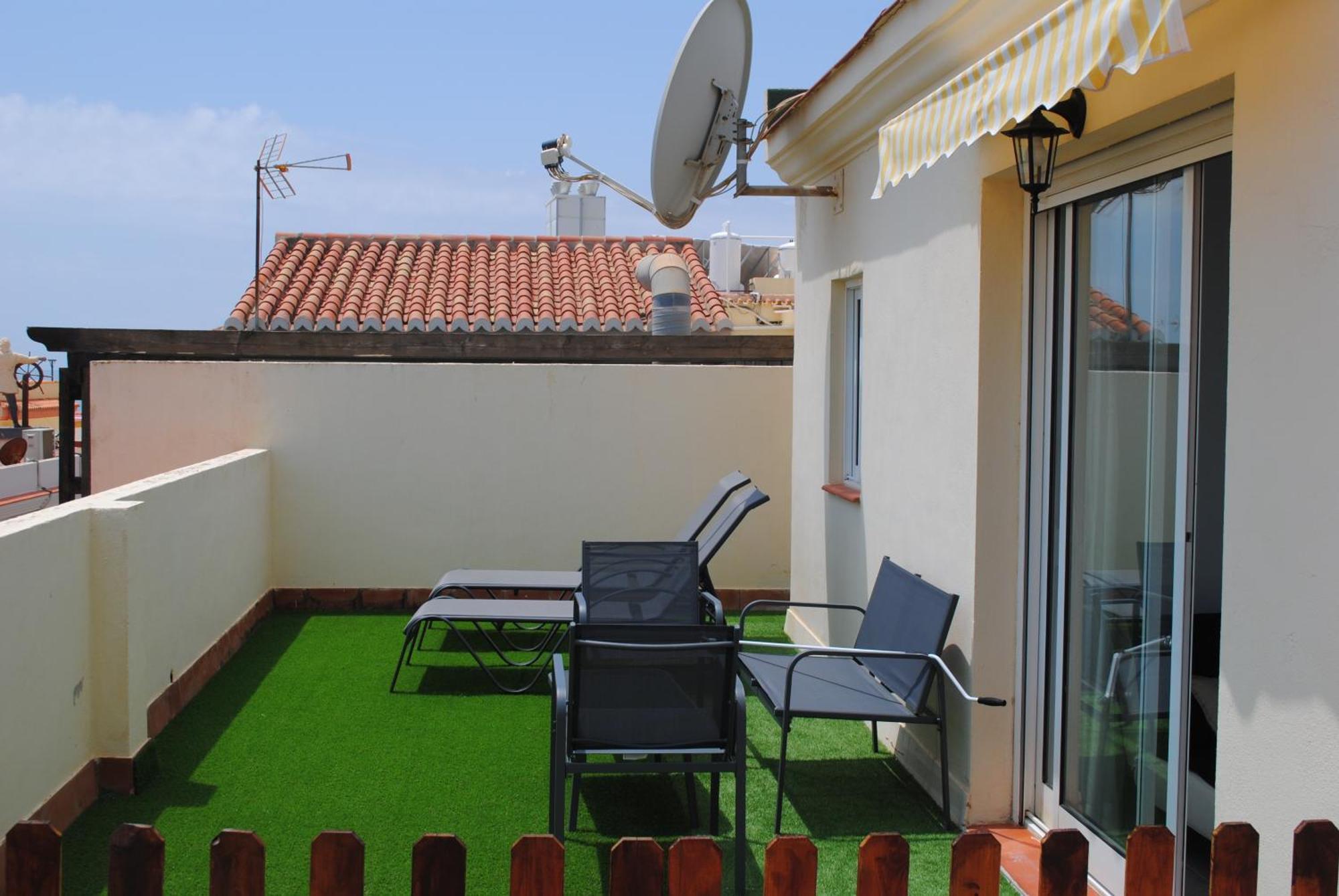 Apartamentos Vicenta Playa Carihuela Торремолінос Номер фото