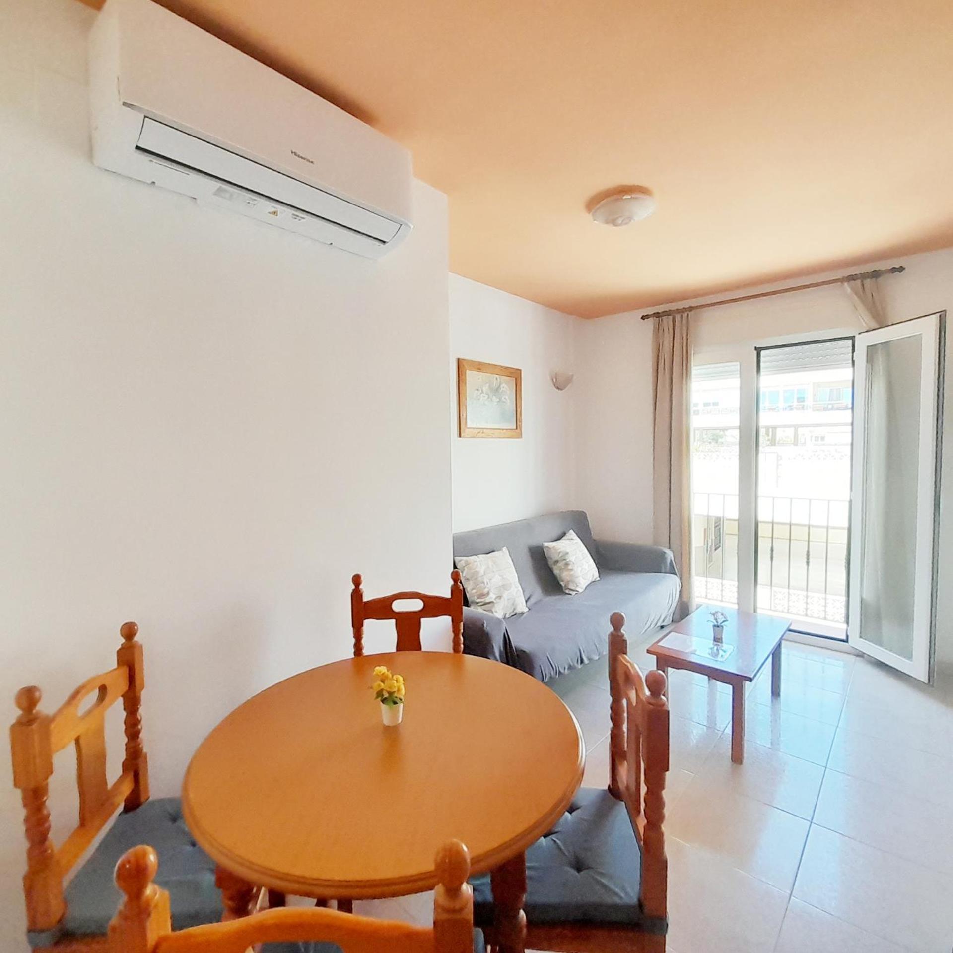 Apartamentos Vicenta Playa Carihuela Торремолінос Номер фото